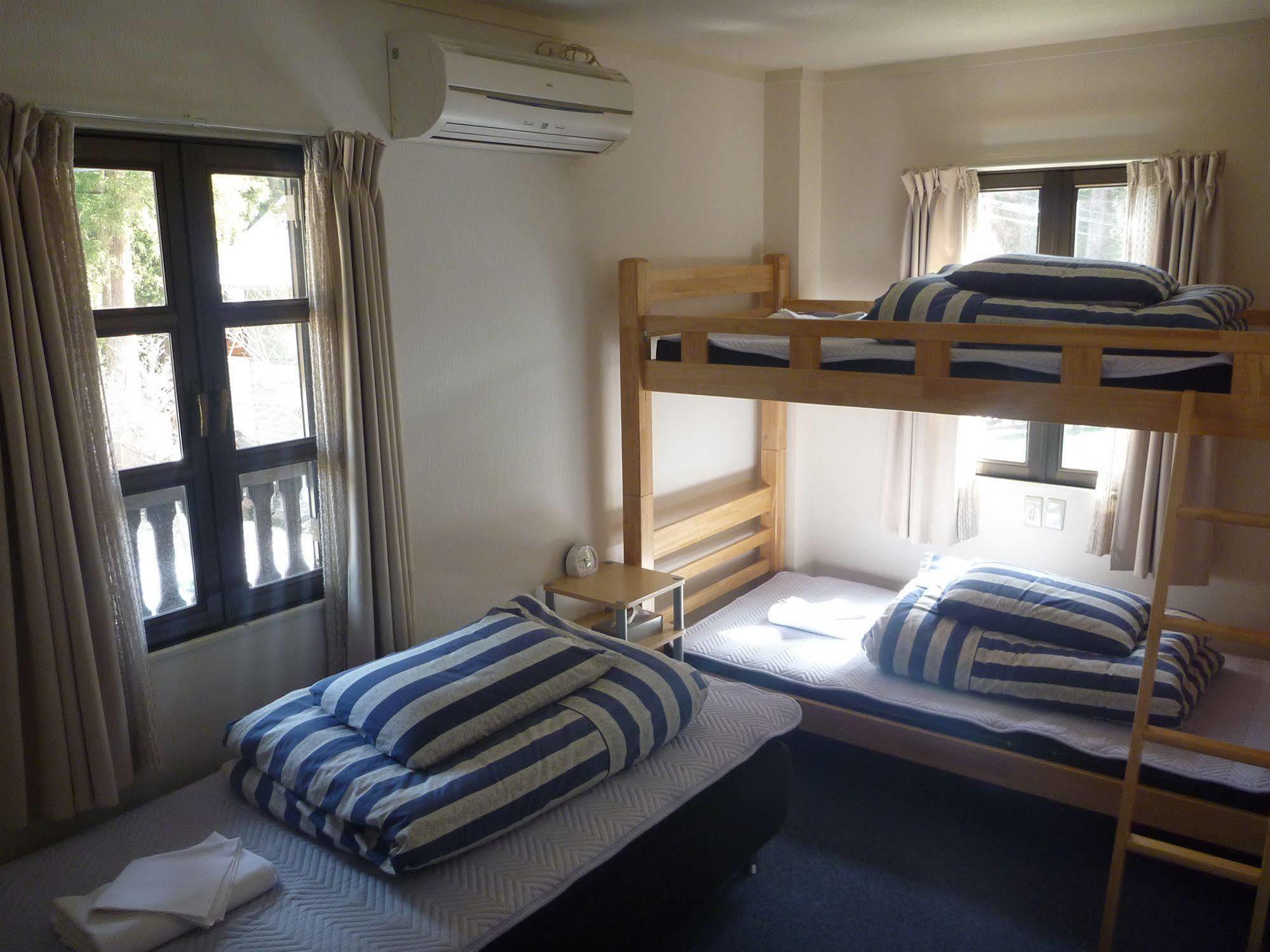 K'S House Hakuba Alps - Travelers Hostel Екстер'єр фото